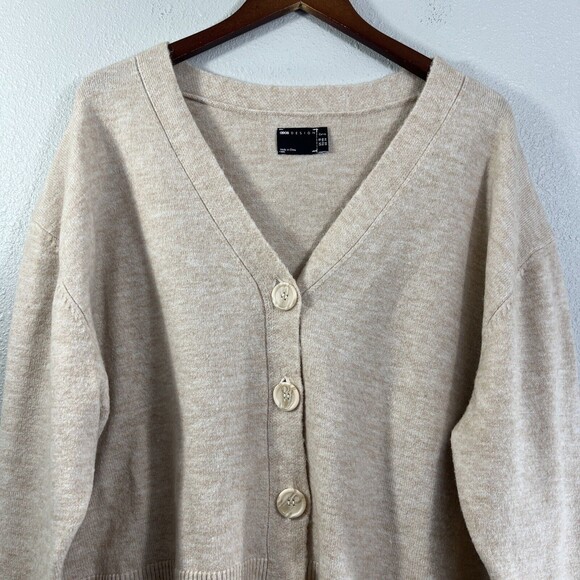 ASOS Design Curve V Neck Fluffy Button Down Soft Cardigan Size 14 - Picture 2 of 11
